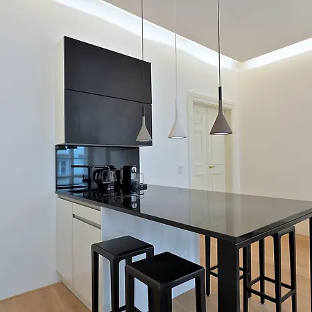Luxury In The Heart Of Apartment *